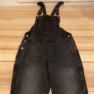 Women’s black Old navy overalls. Sz 4